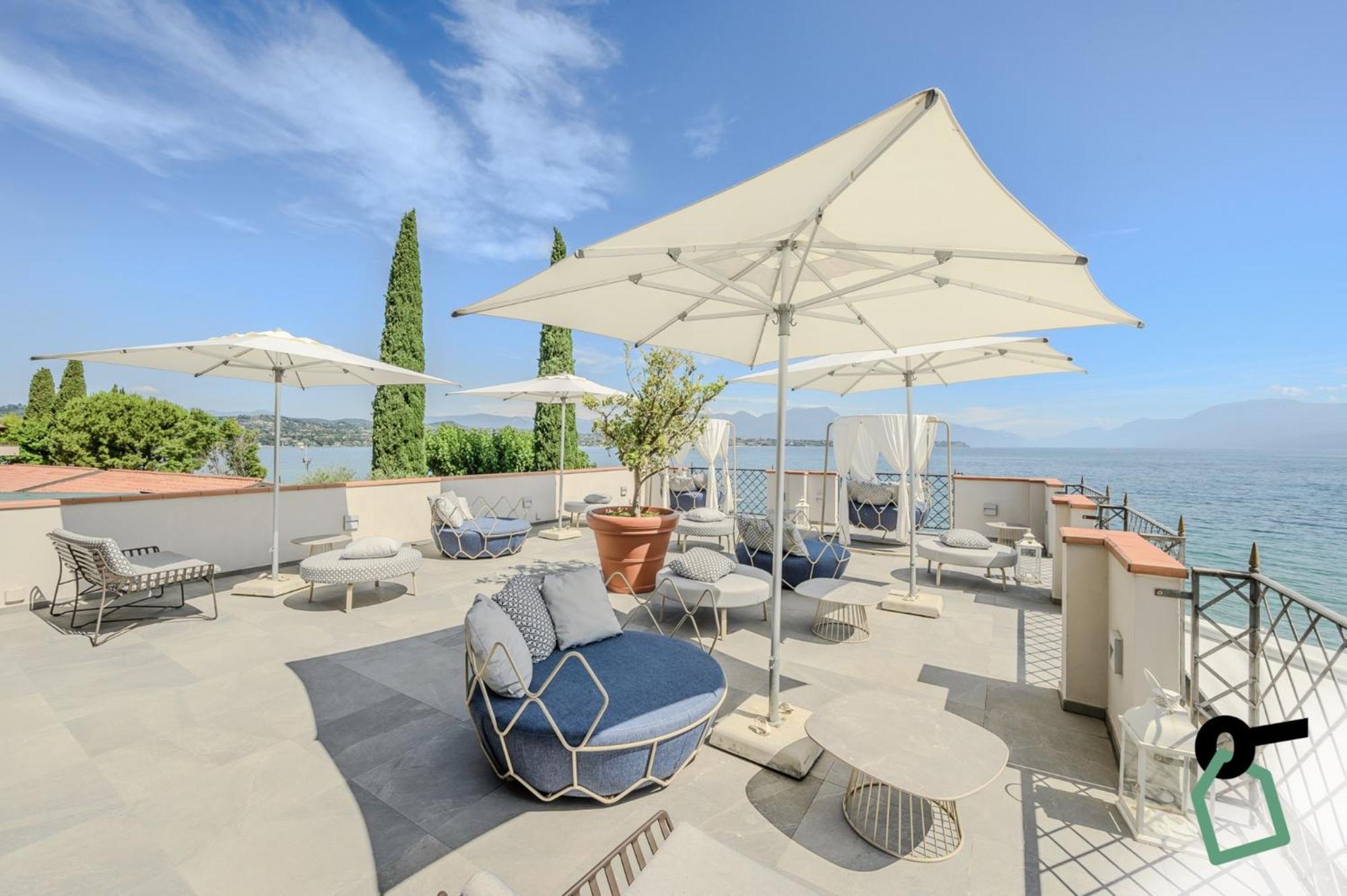 Hotiday Apartment Collection - Desenzano Дезенцано-дель-Гарда Экстерьер фото
