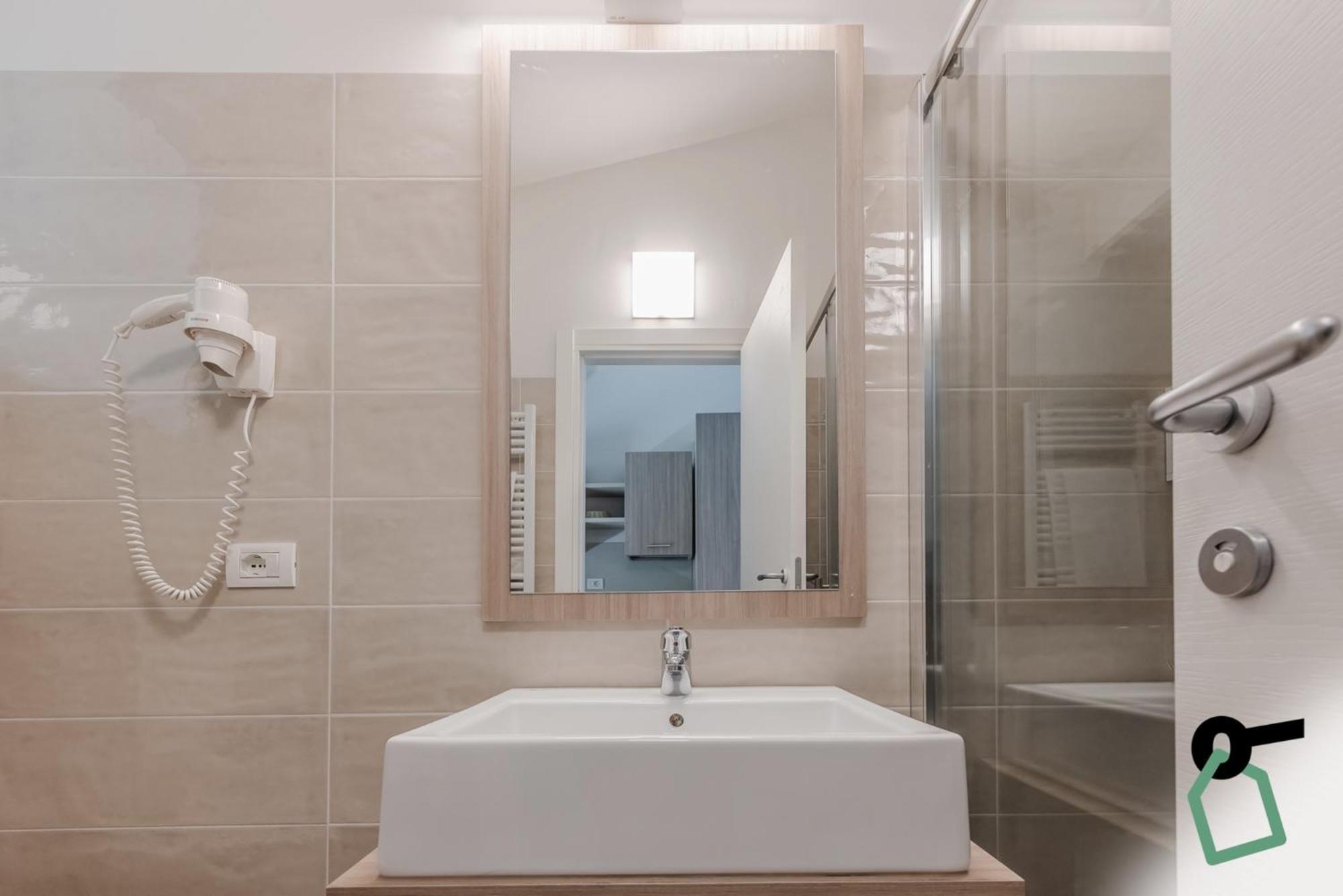 Hotiday Apartment Collection - Desenzano Дезенцано-дель-Гарда Экстерьер фото