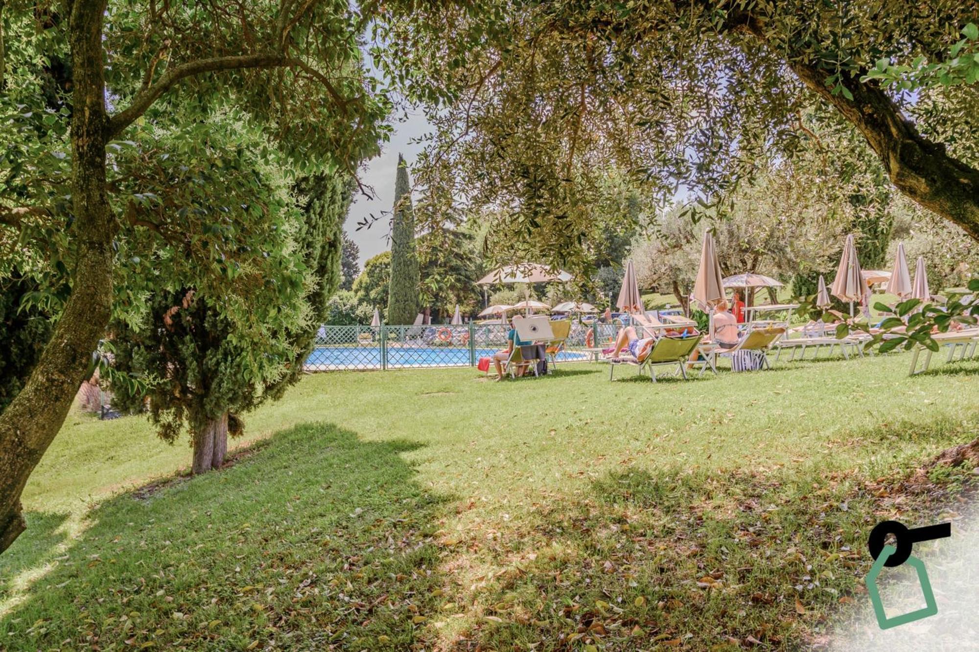 Hotiday Apartment Collection - Desenzano Дезенцано-дель-Гарда Экстерьер фото